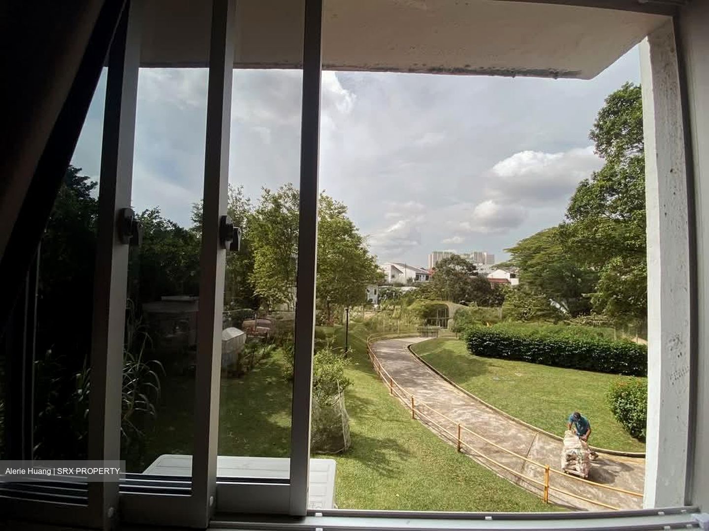 Lakeview Estate (D20), Apartment #580192891
